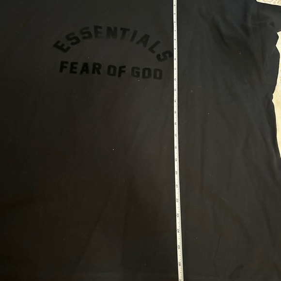 Essential Shirt - Picture 3 of 5